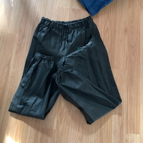 Frogg TOGGS water rain coat and pants.  Small kids - Picture 2 of 2